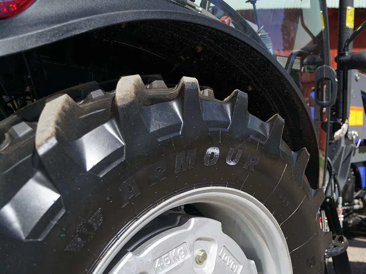Billede 14 - Traktor Lovol 75 hk 4WD med frontlæsser, Stage V