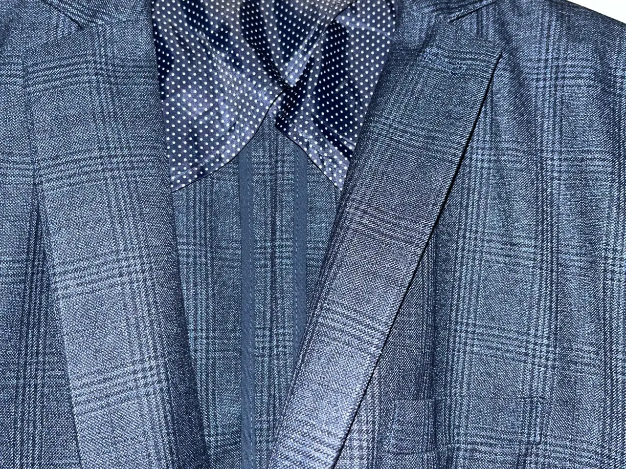Billede 1 - Let og elegant Herre blazer