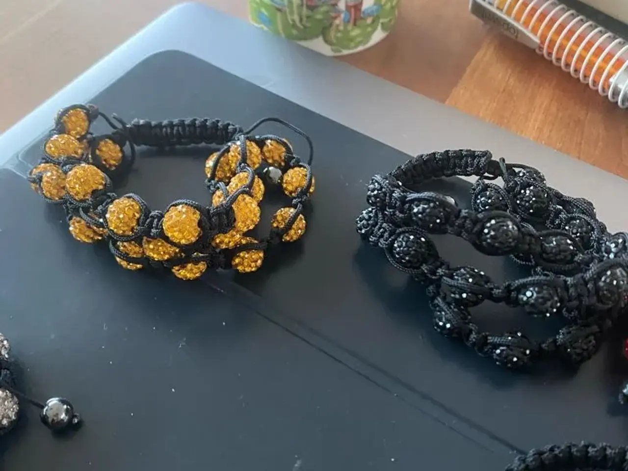 Billede 4 - Nye knyttede armbånd
