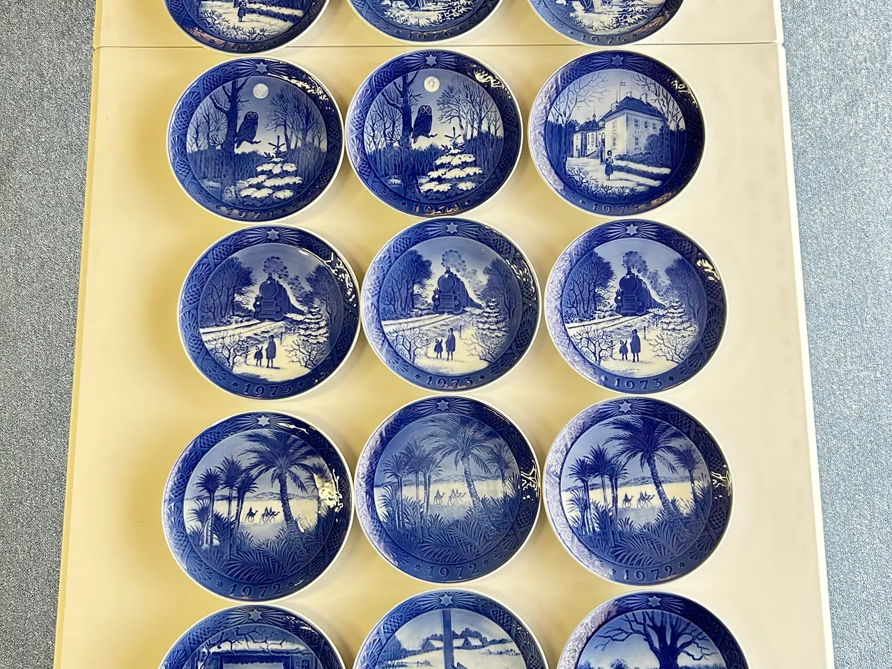Billede 1 - Royal Copenhagen juleplatter (1969-1978) – 17 stk.