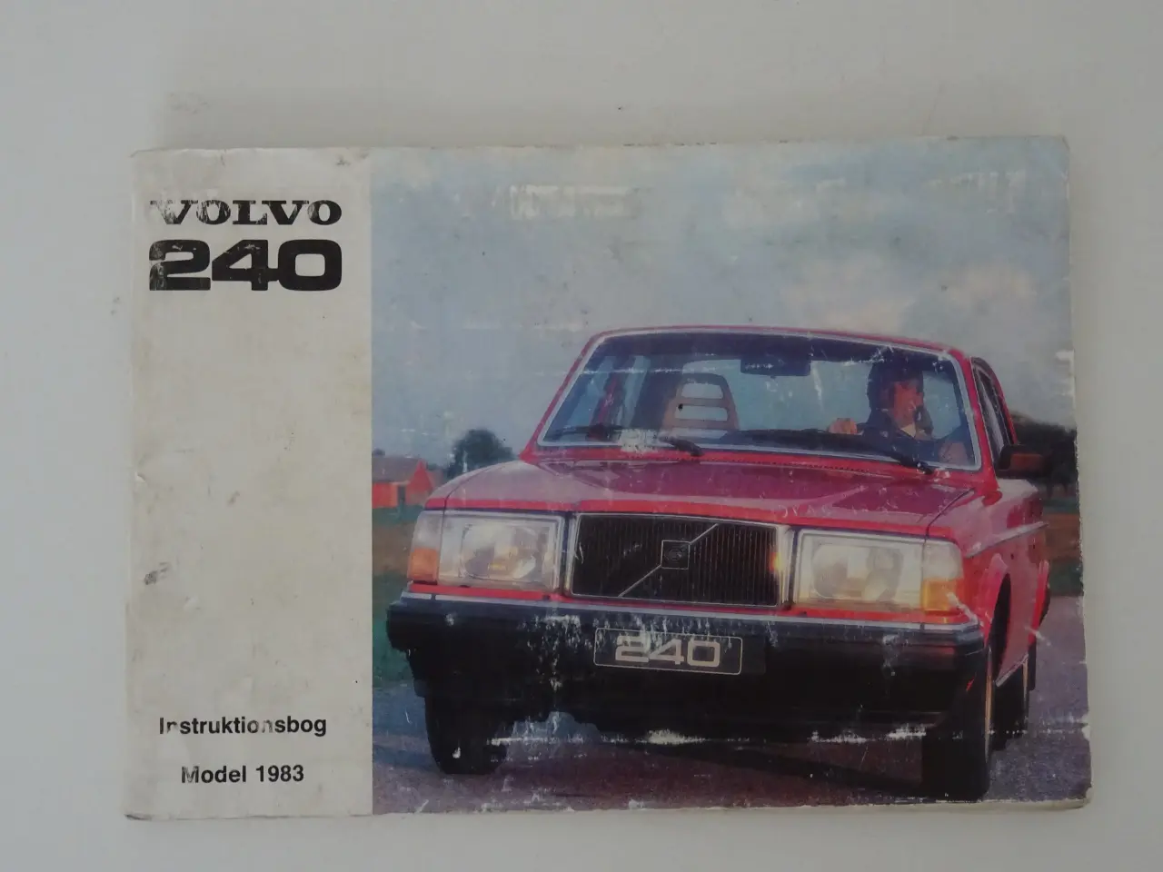 Billede 1 - Instruktionsbog til Volvo 240 model 1983