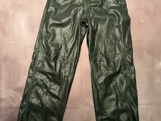 Bershka bukser sælges