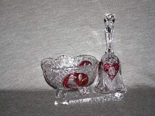 Bøhmisk bonbon skål i krystal glas og med med fugl