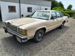 1984 Ford LTD Crown Victoria sælges/byttes