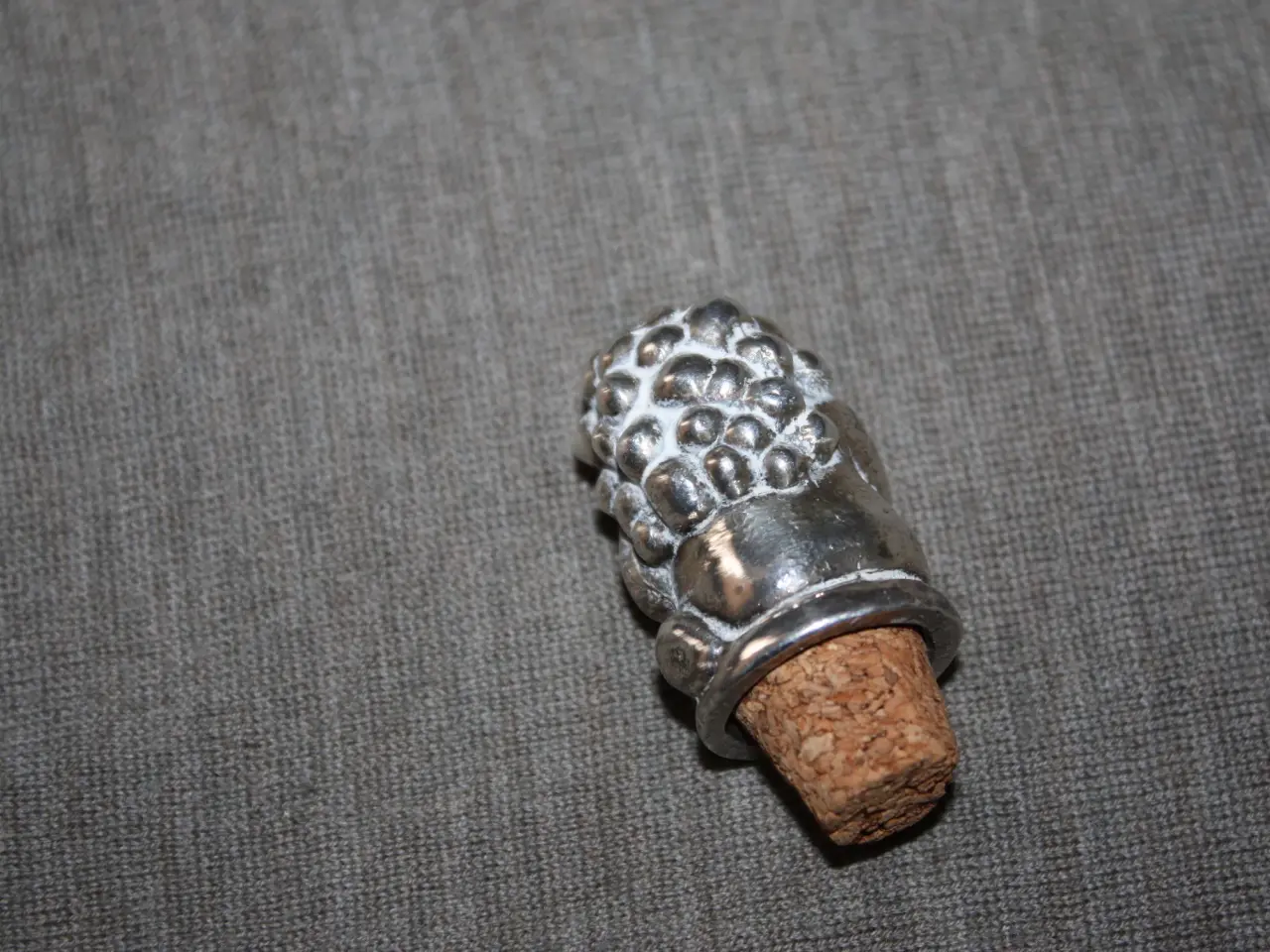 Billede 3 - Vinprop i metal med figur