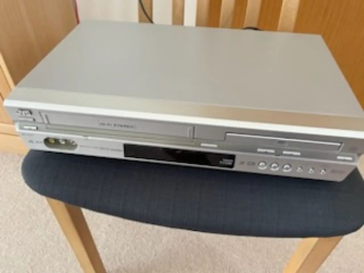 Billede 4 - Meget velholdt JVC VHS/DVD afspiller sælges.