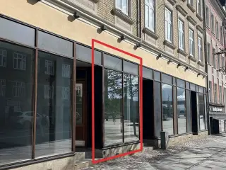 Attraktivt erhvervslejemål på en af Aalborgs bedste placeringer!