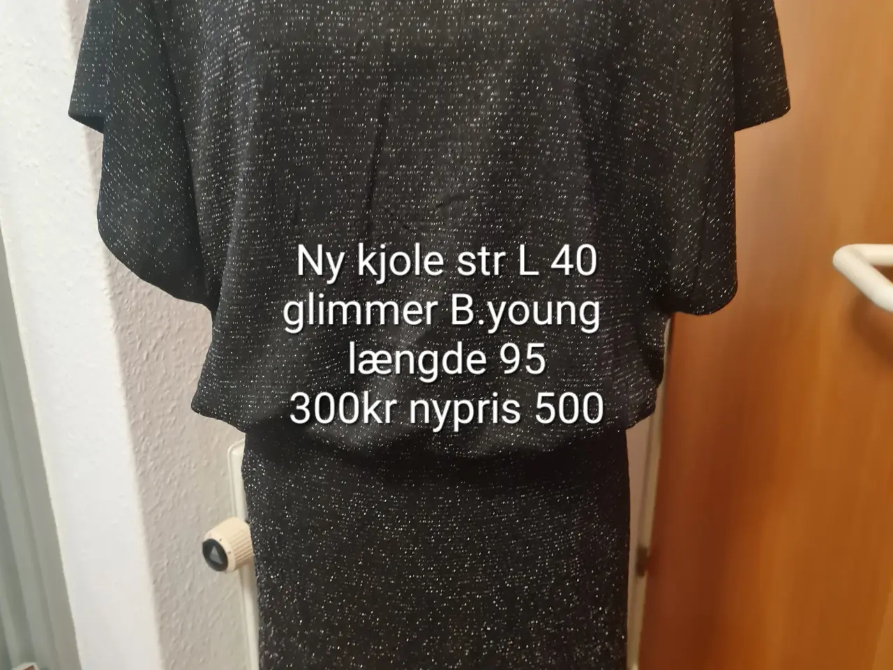 Billede 1 - Ny glimmer kjole str L 40