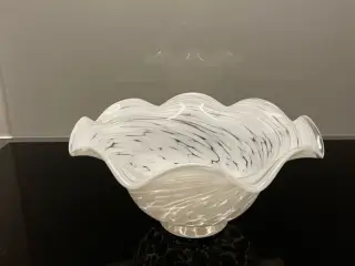 Svensk håndpustet glas