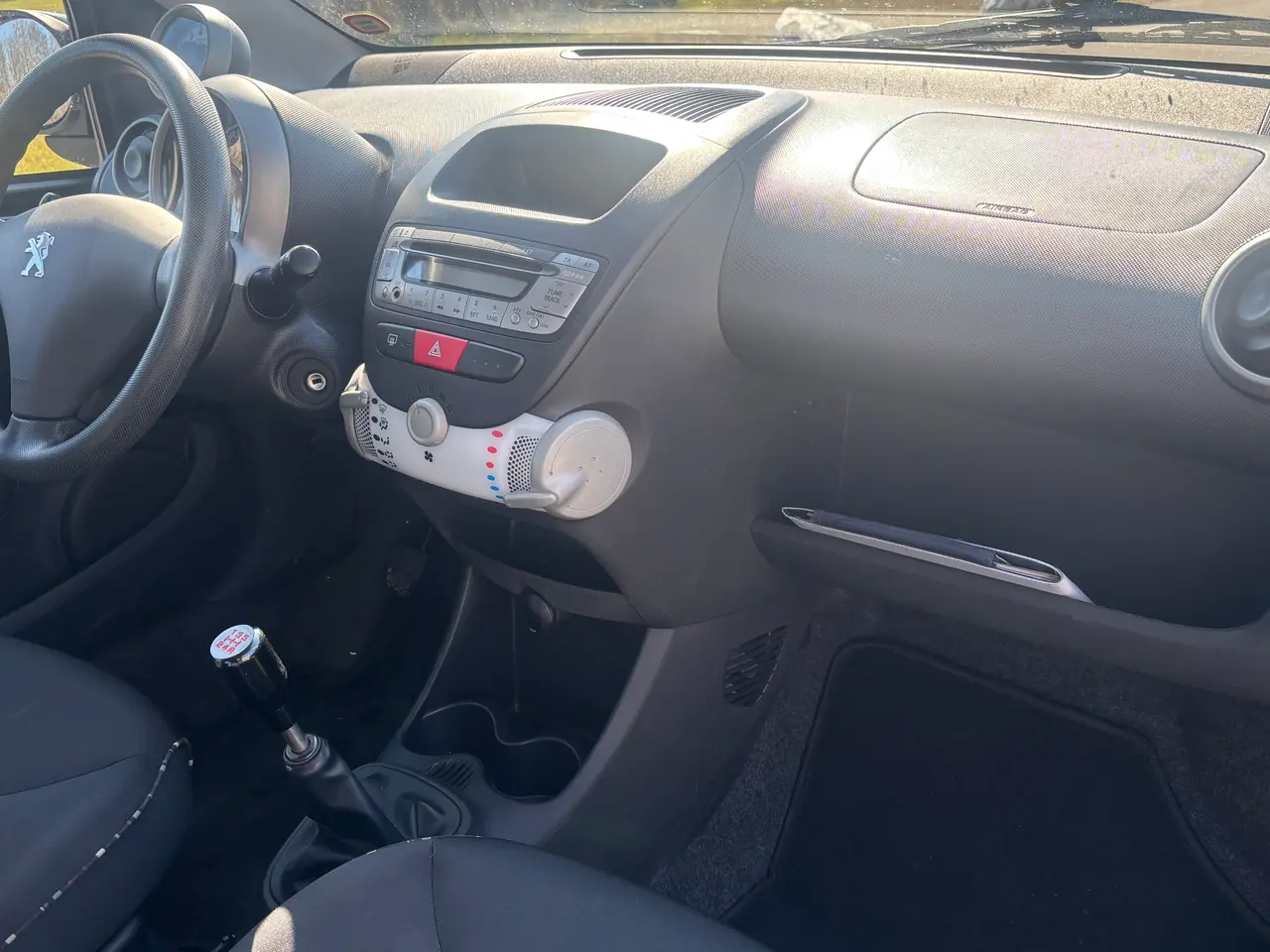 Billede 8 - Sort Peugeot 107 fra 2012
