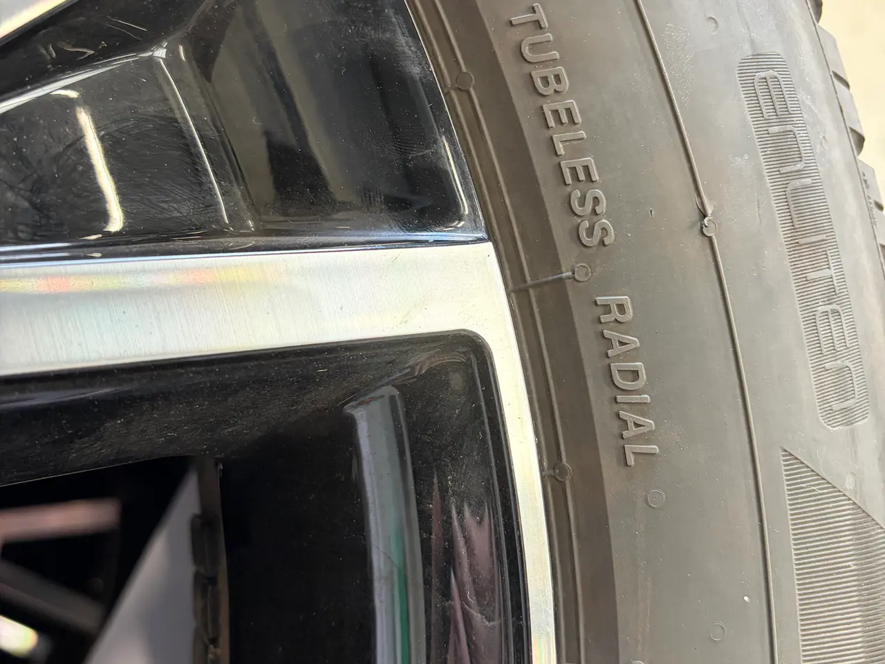 Billede 4 - Orig. Nissan Ariya vinterdæk 19” alufælge