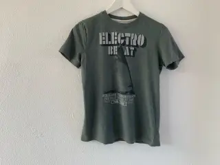 T-shirt str.146/11 år