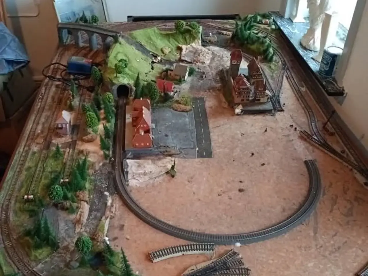 Billede 12 - Marklin Tog m. landskab.