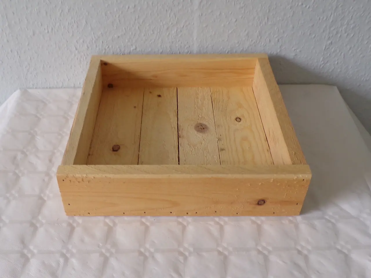 Billede 5 - Bakke genbrugstræ 30 x 30 cm