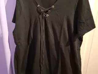 Sort t-shirt Zizzi I M med snørre