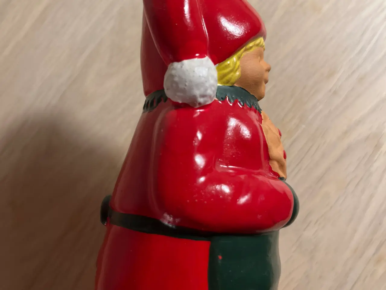 Billede 7 - Dansk nisse i rødler.