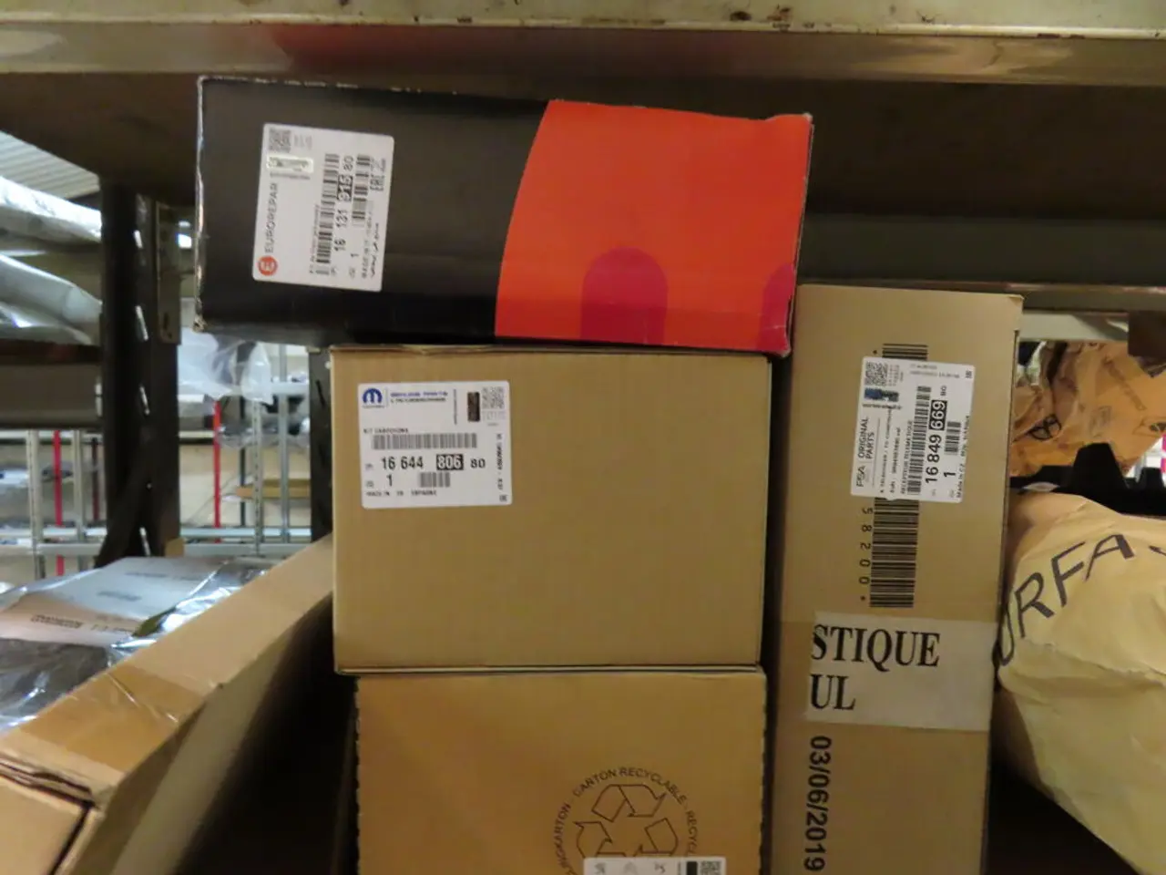 Billede 4 - Indhold på pallereol af diverse reservedele