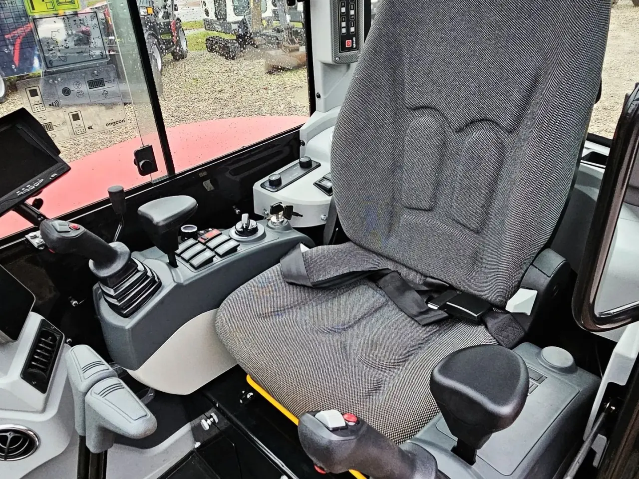 Billede 13 - MOLE M60 / Engcon rotortilt og skovlpakke / 6 tons / fabriksny