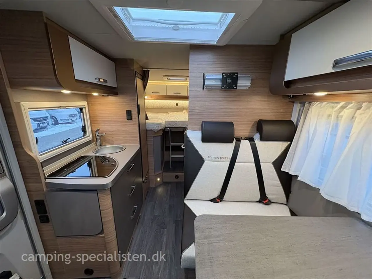 Billede 8 - 2026 - Weinsberg Pepper Edition MEG 640 Mercedes Weinsberg CaraCompact 640 MEG Edition Pepper MB 2026 - Kan ses nu hos Camping-Specialisten.dk