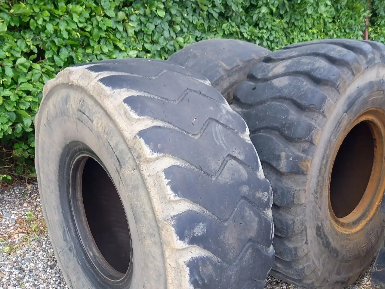 Billede 2 - Michelin Goodyear 23.5R25 dæk. 3 stk.