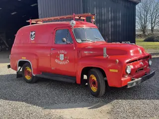 Ford F-100 penal van (brandbil)