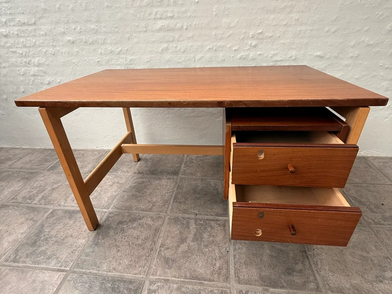 Billede 5 - Hans J. Wegner skrivebord for GETAMA – teak og eg