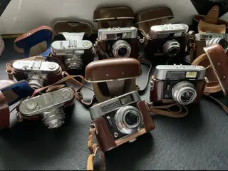 11 Voigtlander kameraer og tilbehør