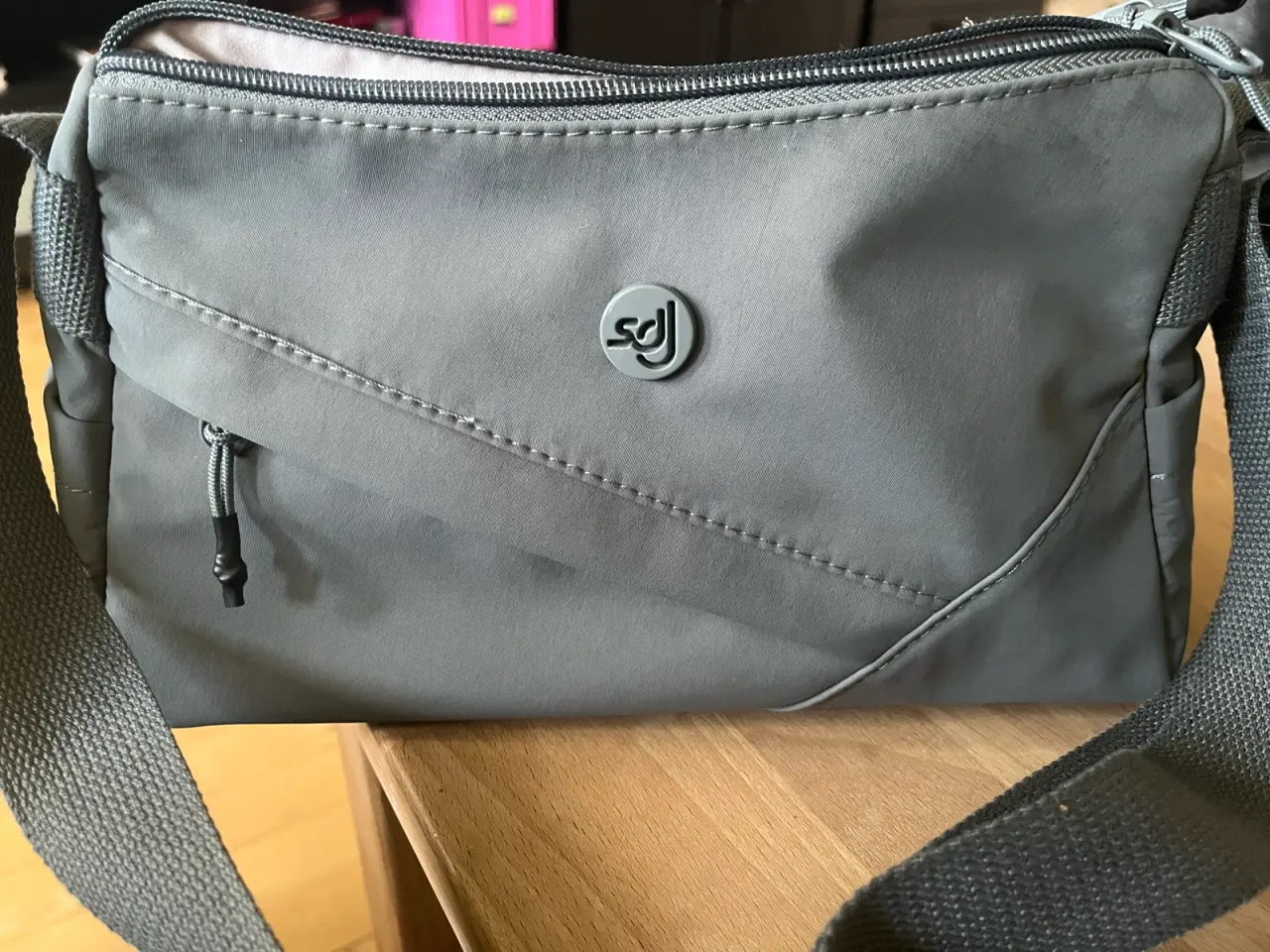 Billede 2 - Lille grå cross body taske