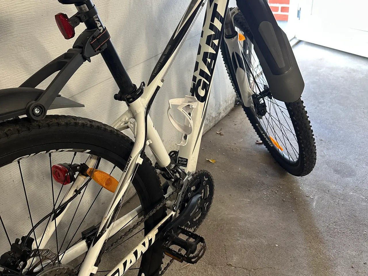 Billede 2 - Rigtig flot og velholdt Giant cykel. 1200 kr.