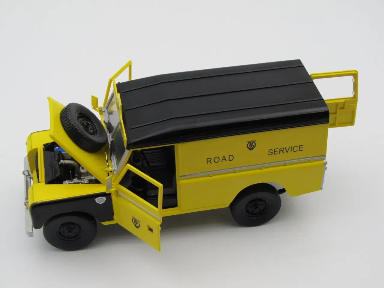 Billede 3 - 1971 Land Rover 109" Serie III Hard Top 1:18