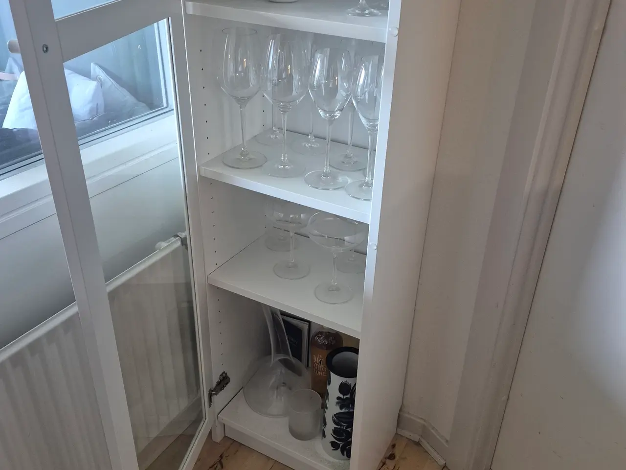 Billede 3 - IKEA BILLY vitrineskab med glaslåge