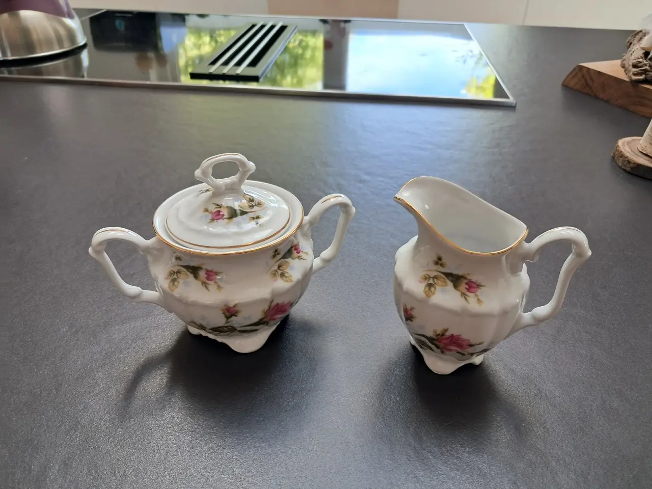 Billede 4 - Kaffestel med roser og guldkant