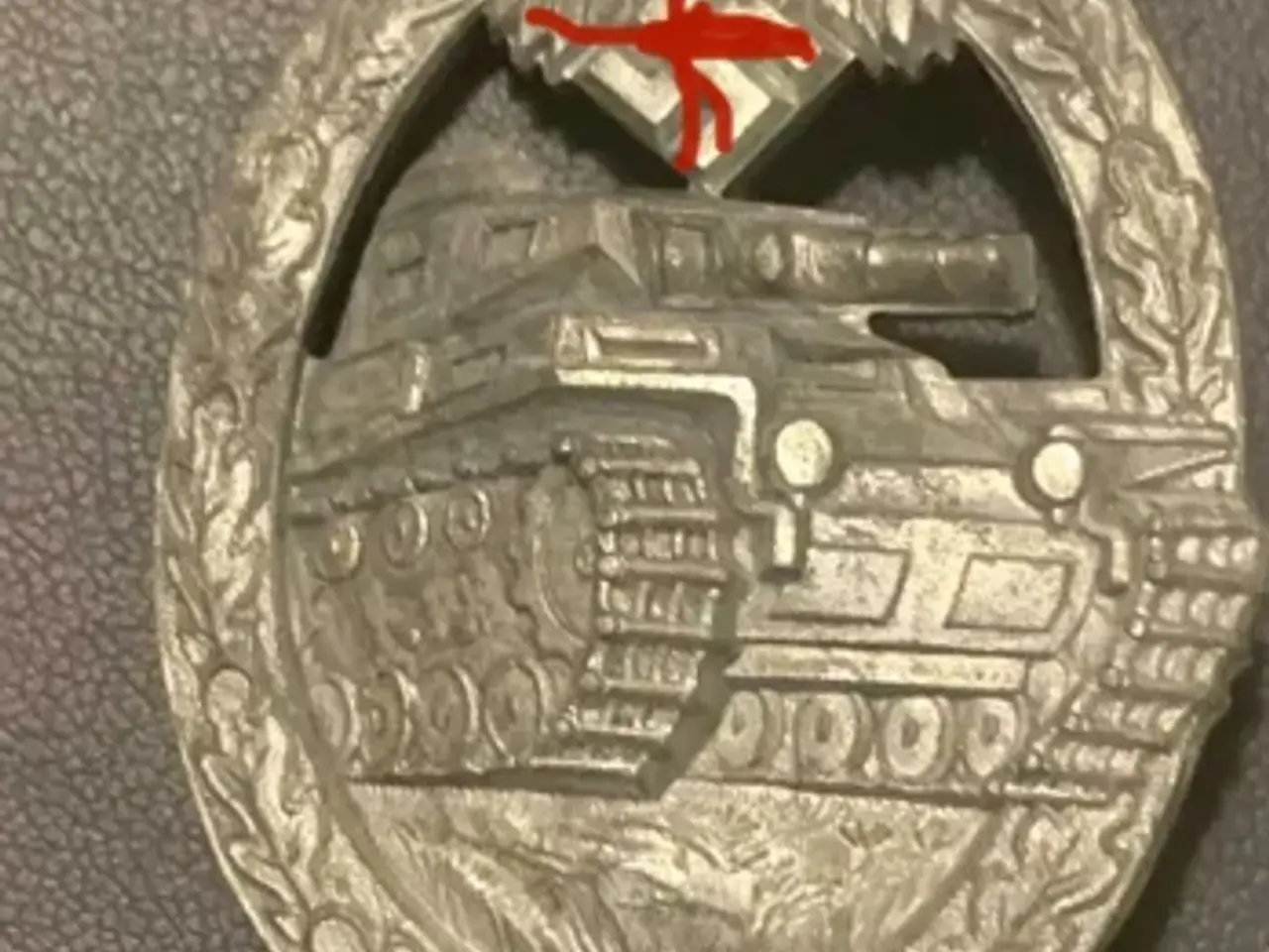 Billede 7 - Sælger et flot og originalt Panzerkampfabzeichen W
