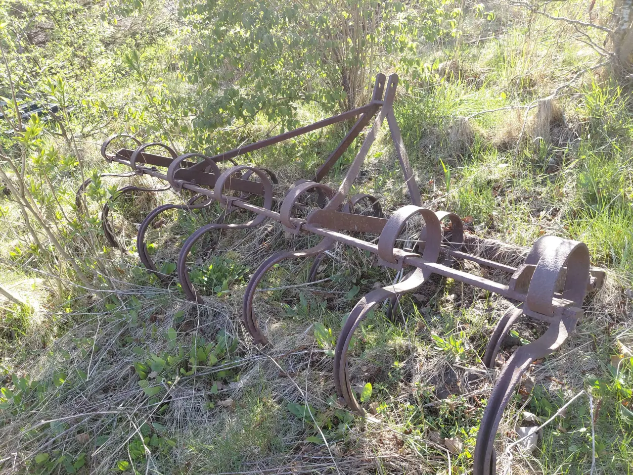 Billede 5 - Traktor redskaber og kornvogne