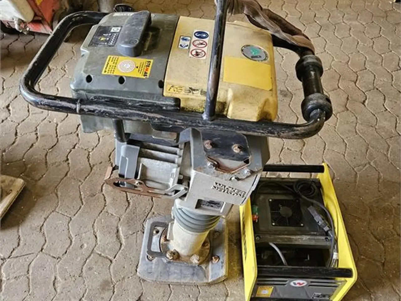 Billede 2 - Wacker Neuson AS60e - 71 kg - Elektrisk vibrationsstamper / Electric vibratory rammer with charger