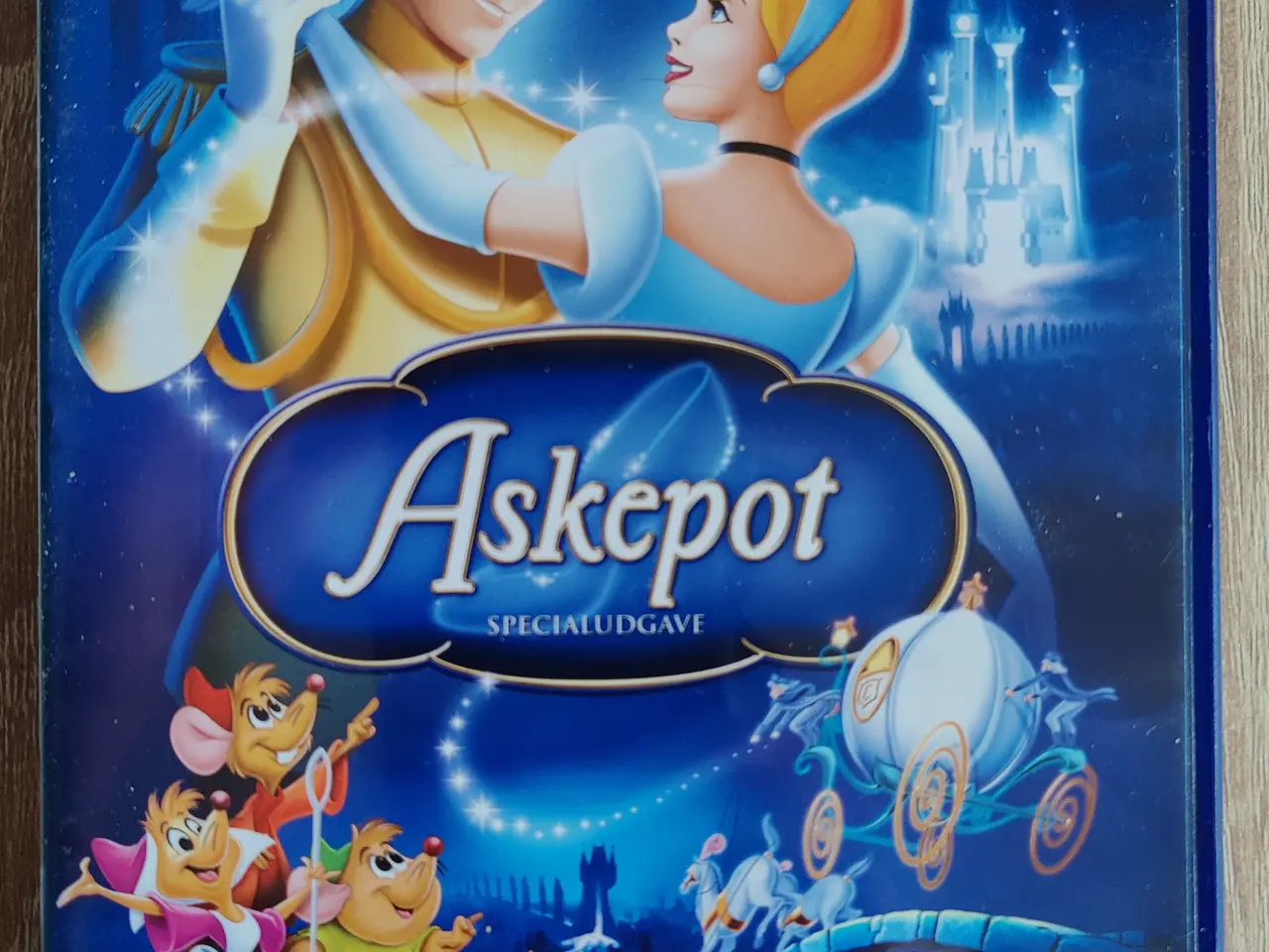 Billede 2 - Disney DVD Askepot og Robin Hood tegnefilm