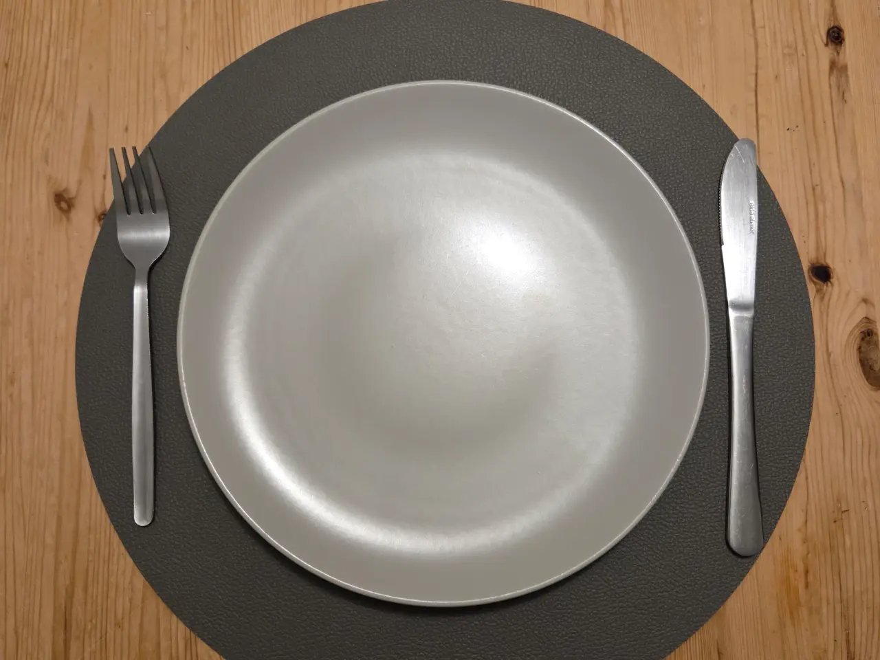 Billede 4 - Vendbar dækkeserviet Ø38 cm - 25 DKK pr. stk