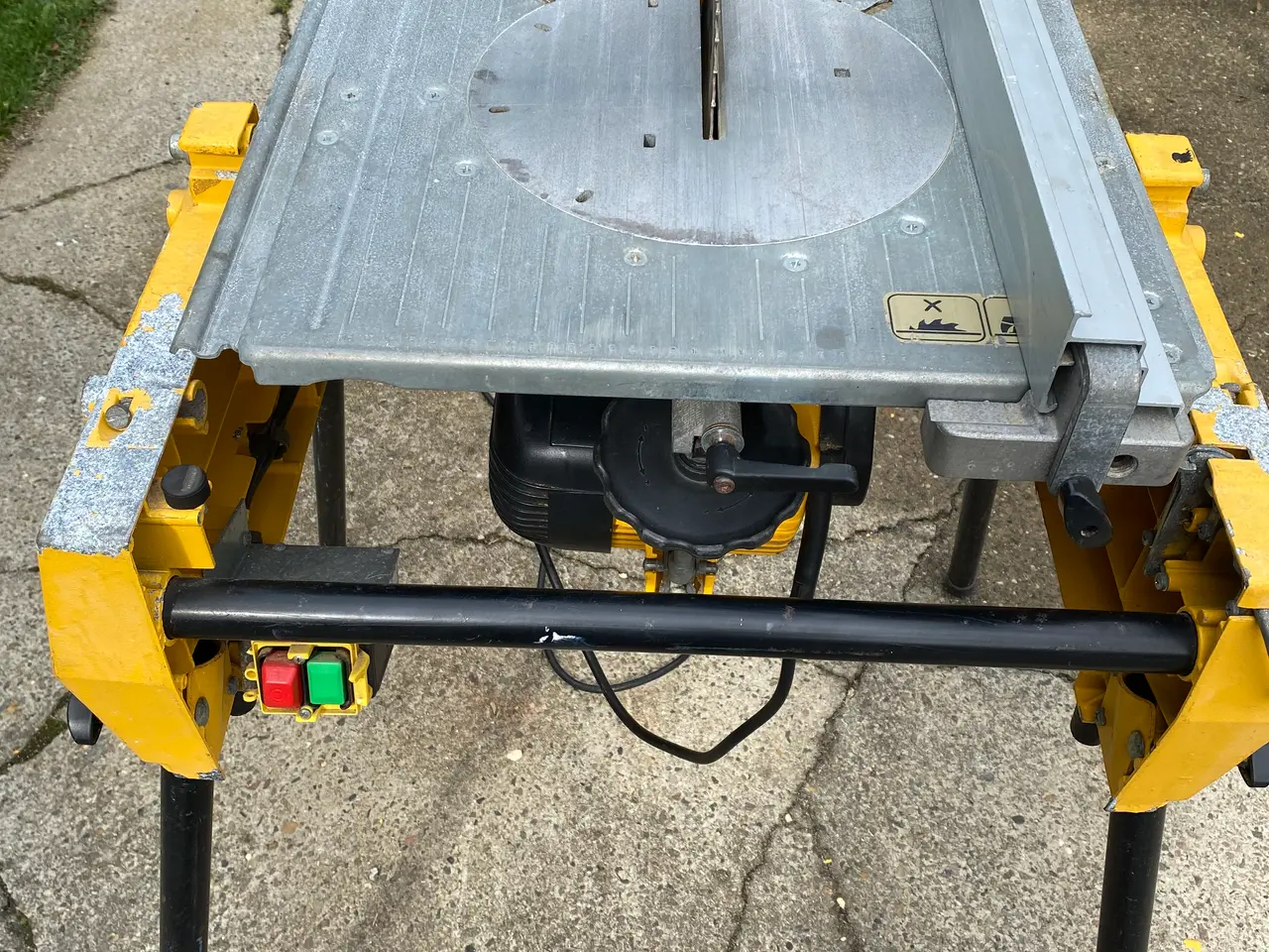 Billede 4 - DeWalt 743 vendbar kap geringssav