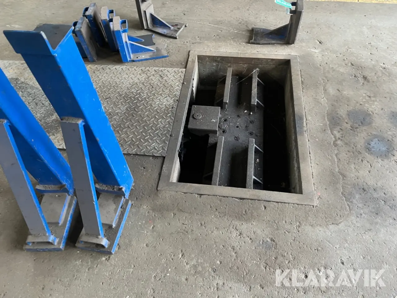 Billede 3 - Tosøjlet hydraulisk lastbillift Stenhøj