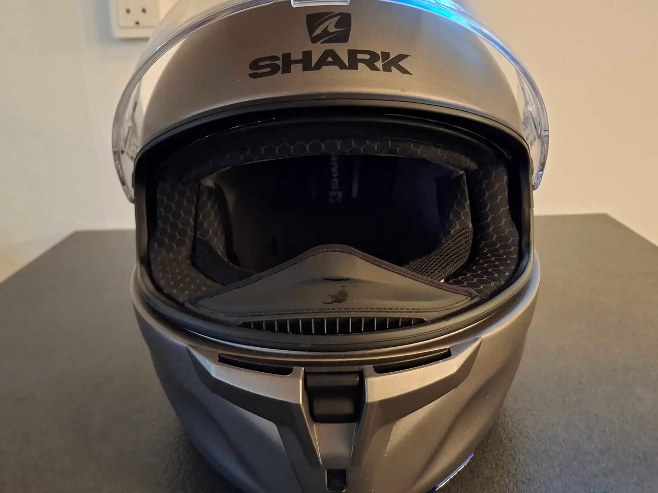 Billede 2 - Shark hjelm, som ny