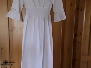 Konfirmationskjole vintage str 34 mrk Si-Bella 