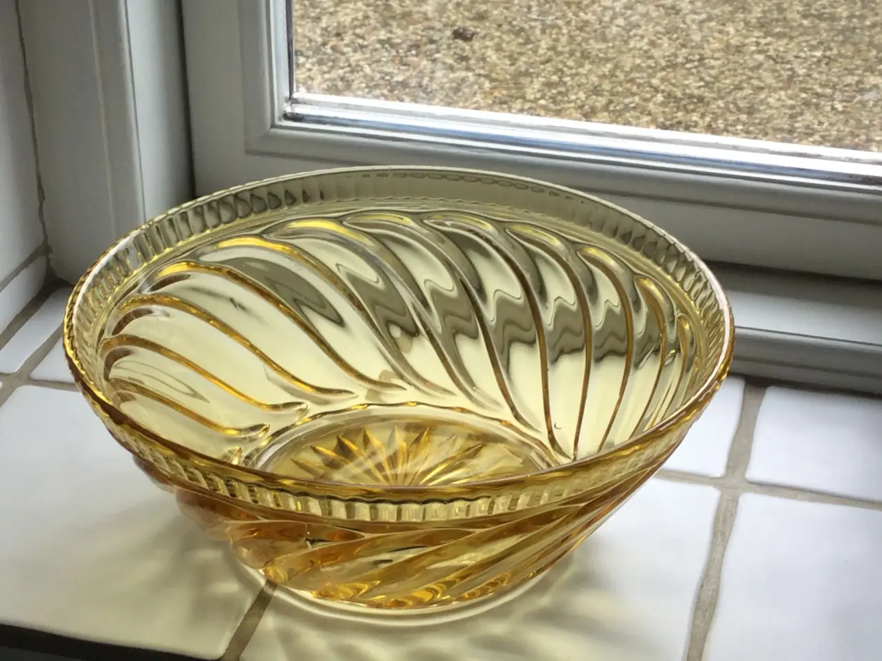Billede 1 - Ravfarvet glasskål