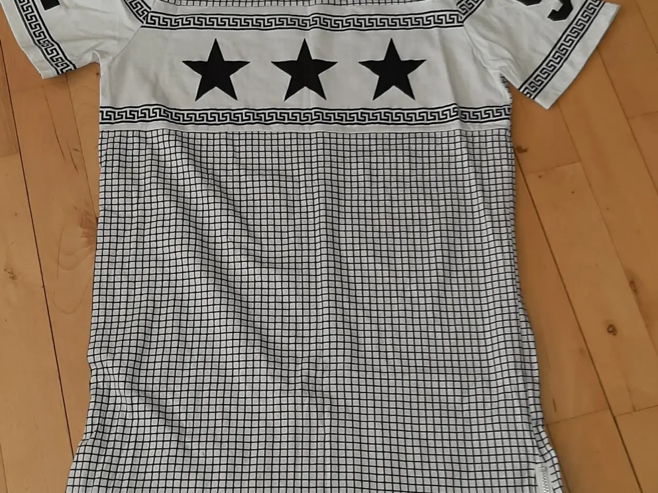 Billede 1 - T-Shirt-Streetware- Lang -Dreng 170/92 (Small/M)
