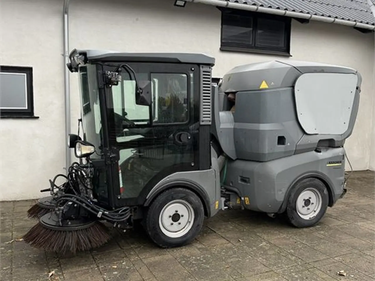 Billede 1 - Kärcher MC130 - Feje suge maskine / Sweeping suction machine - Video!!!