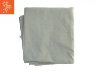 Dug med hvide striber og detaljer (str. 132 x, 256 cm)