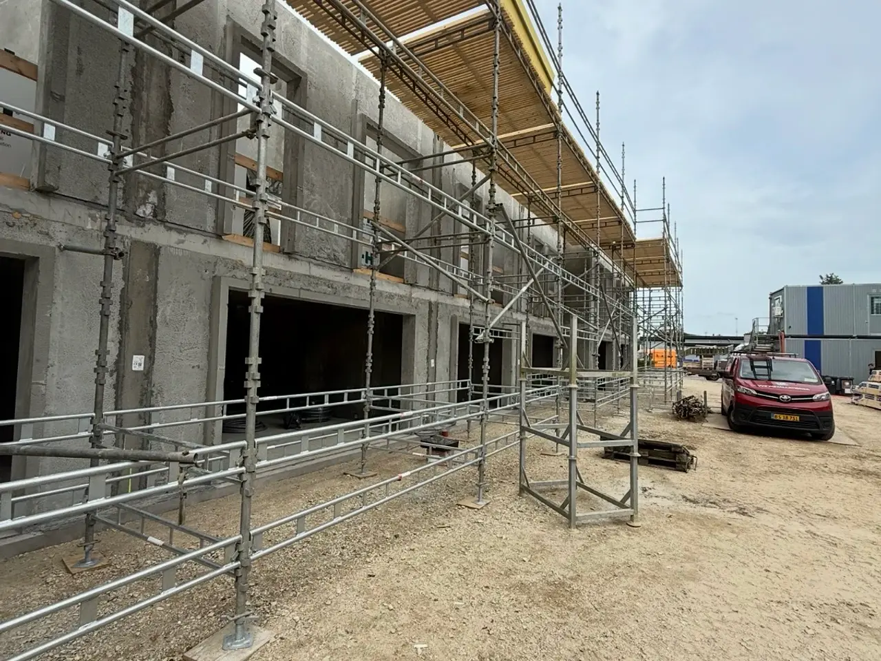 Billede 2 - Facade stillads i Haki 