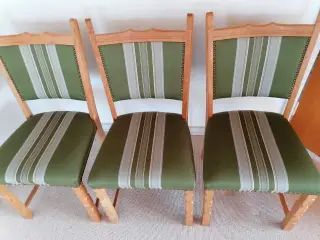 Spisebords stole i syret eg 100 kr pr stk