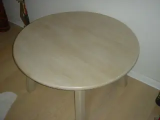 Sofabord hvidpigmenteret massiv egetræ.