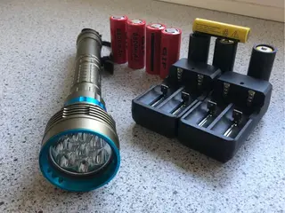 Uv jagt lygte ( dykkerlygte / undervandslygte )