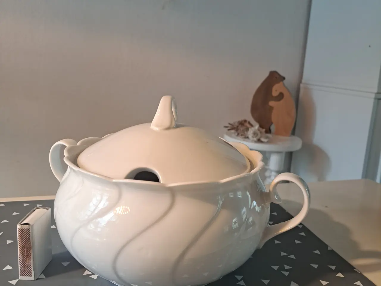 Billede 1 - Skål m låg emalje/porcelæn